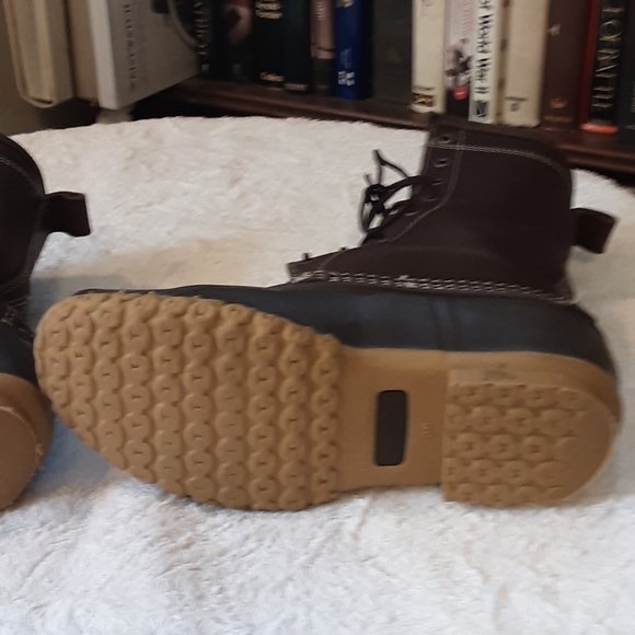 L.L. Bean womens size 7 lined duck boots - Picture 3 of 12